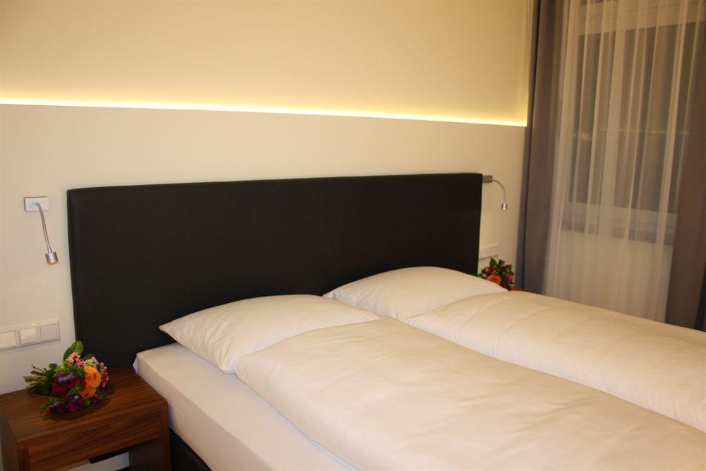 Hotel Apfelbaum Erding Buitenkant foto